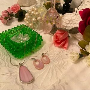 VINTAGE 925 SOLID STERLING SILVER PINK MOTHER OF PEARL NECKLACE AND EARRINGS